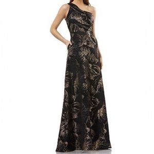 NWT Carmen Marc Valvo Infusion One-
Shoulder Brocade Gown